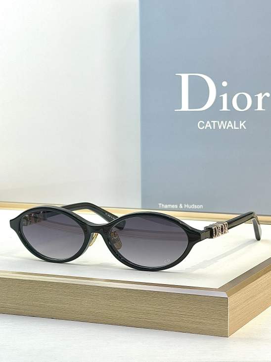 Picture of Dior Sunglasses _SKUfw76160925fw
